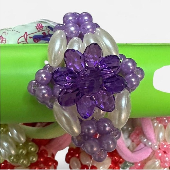 10 Bundles (100) Beaded Flower Hair Ties – Bulk Party Pack 🎀 - Picture 5 of 8